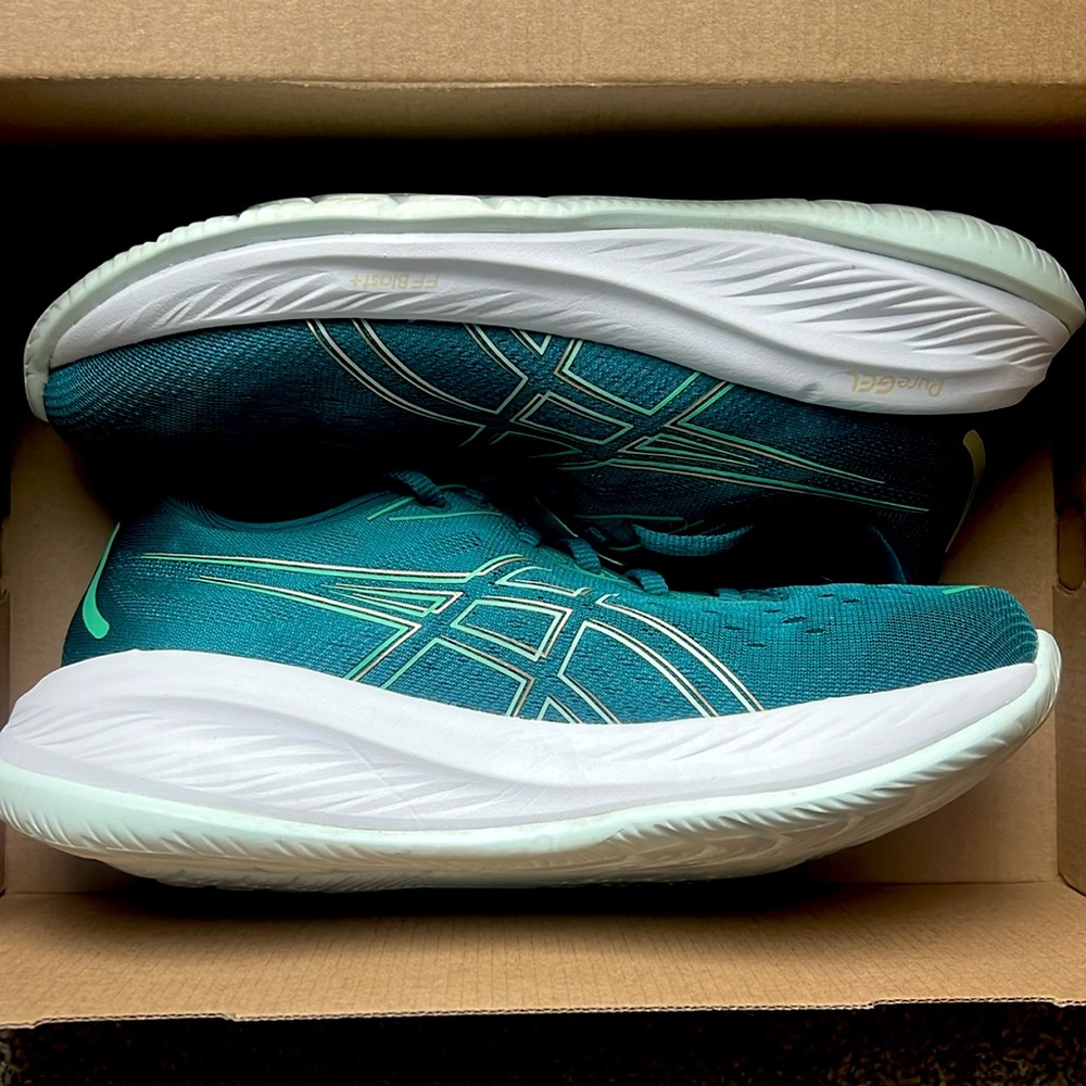 Women’s Asics Gel-Cumulus 26